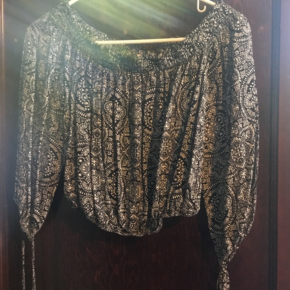 Off shoulder summer shirt